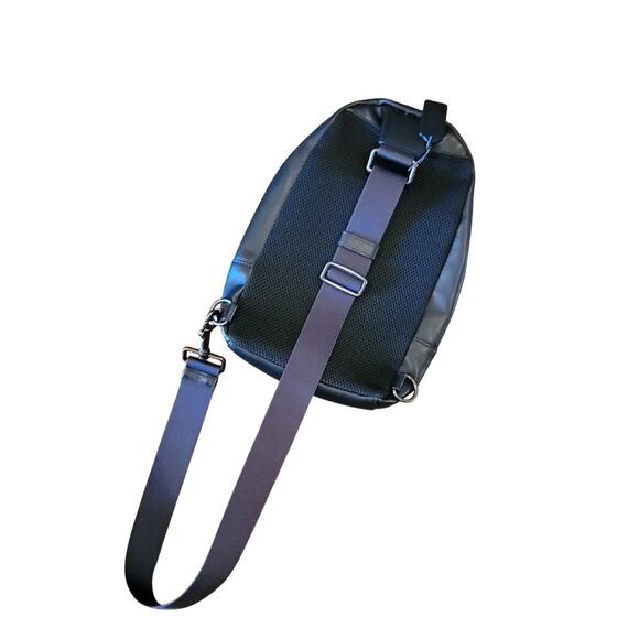 Coach Signature West Pack Bag – Blue Varsity Stripe (2999) - Picture 2 of 4